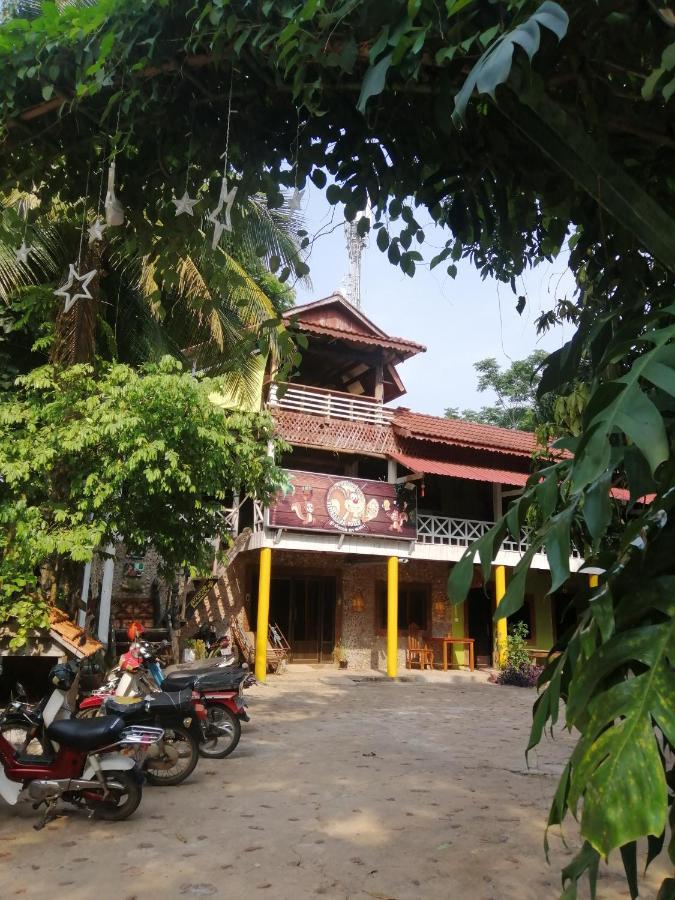 Kep Melting Potes Hotel Exterior photo