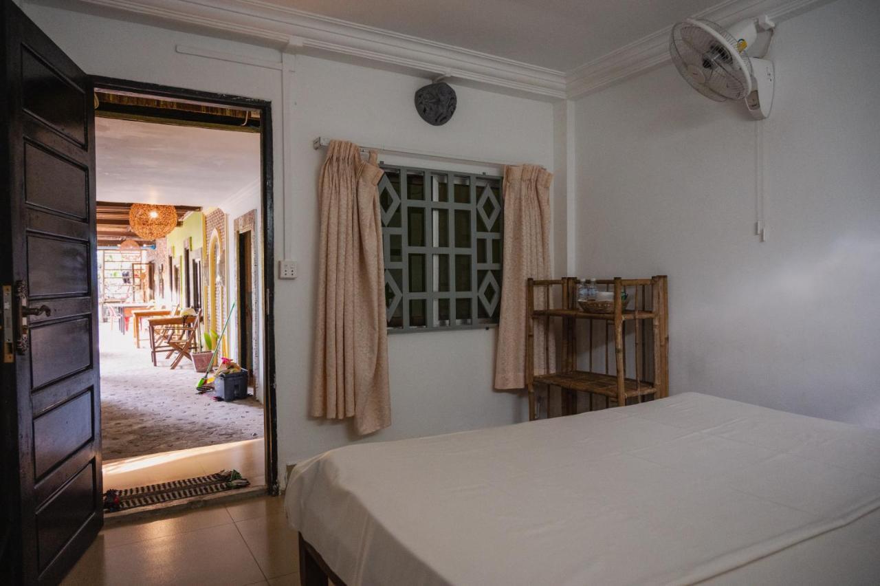 Kep Melting Potes Hotel Exterior photo